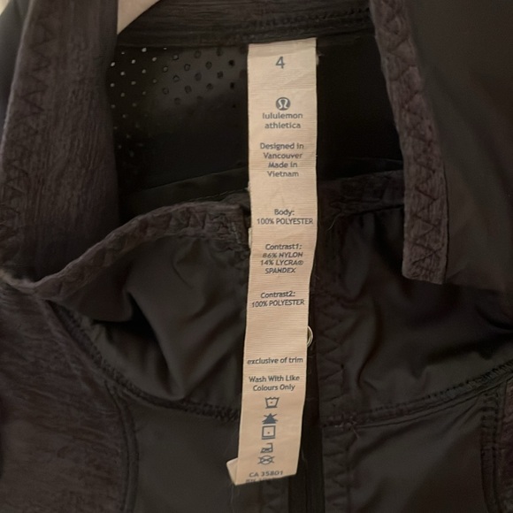 Lululemon Wind Breaker - Picture 3 of 3